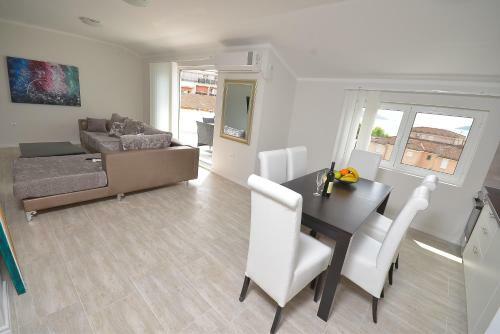 Apartments Mianiko