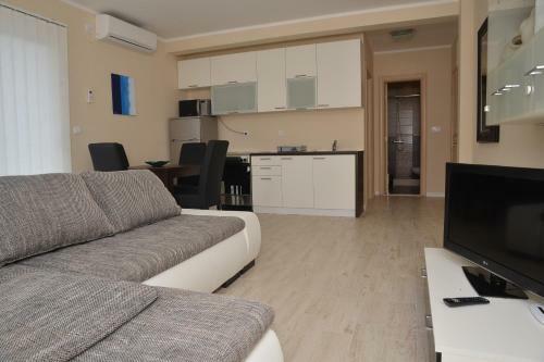 Apartments Mianiko