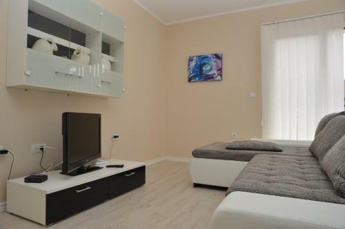 Apartments Mianiko