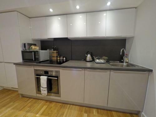 West Side Apartments -brentford, London