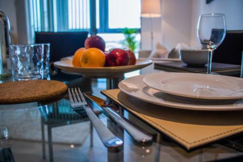 West Side Apartments -brentford, London