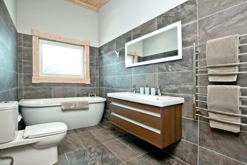 Swanpool, Great Field Lodges, Braunton