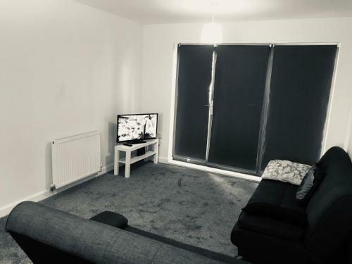 Brentwood City Apartment