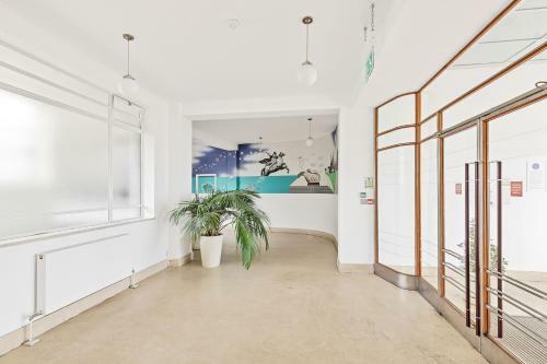 Deco Seafront - Direct Seafront Apartment - 3 Bedrooms - Fast Wifi