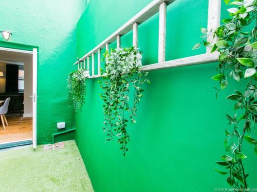 Exquisite 3bdr Botanical Oasis In Central Brighton