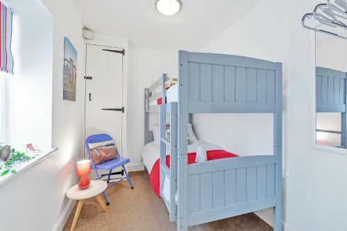 Smugglers View 3 Bedroom Historic Cottage Direct Sea Views