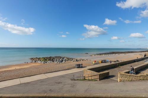 Smugglers View 3 Bedroom Historic Cottage Direct Sea Views