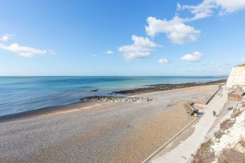 Smugglers View 3 Bedroom Historic Cottage Direct Sea Views