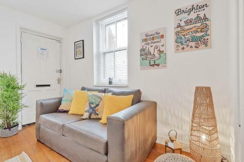 Smugglers View 3 Bedroom Historic Cottage Direct Sea Views