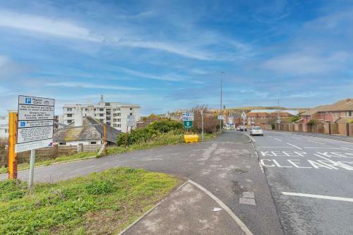 Smugglers View 3 Bedroom Historic Cottage Direct Sea Views