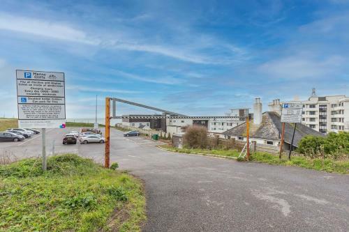 Smugglers View 3 Bedroom Historic Cottage Direct Sea Views