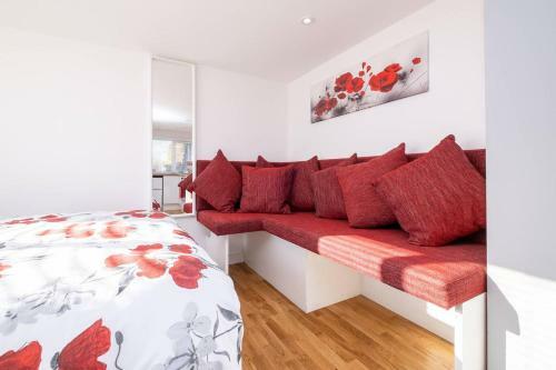 Brand New Studio Apartment With Parking