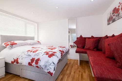Brand New Studio Apartment With Parking