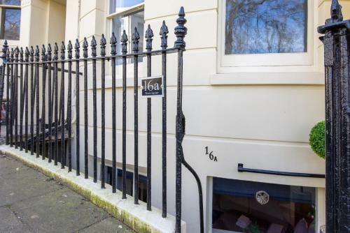 2 Bedroom Cosy Apartment, Powis Square - Brighton