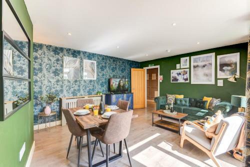 2 Bedroom Cosy Apartment, Powis Square - Brighton