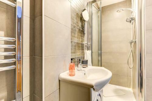 2 Bedroom Cosy Apartment, Powis Square - Brighton