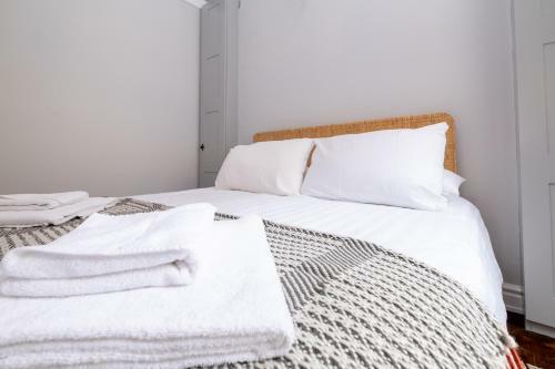 Charming & Stylish Central Cottage