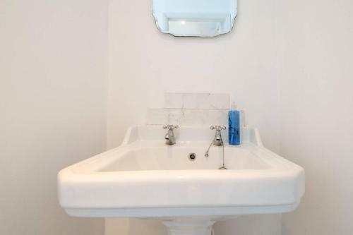 Apartamento Stylish & Charming Regency Flat With Retro Feel