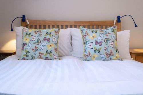 Cosy Regency Balcony Apartment Near The Sea!