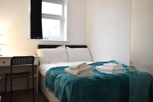 Modern Open Plan 5bd - Free On Street Parking
