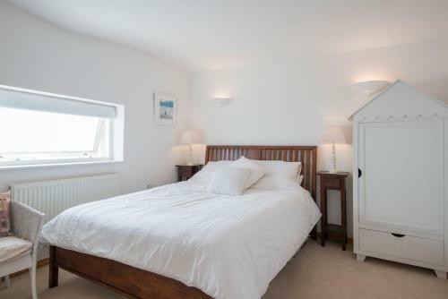 Constables Cottage - Tranquility On The Seafront