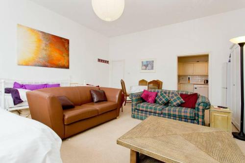 Apartamento Bright Spacious Studio 5 Mins Walk To The Beach!