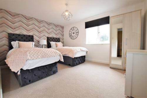 Savoy Court - Your Apartment
