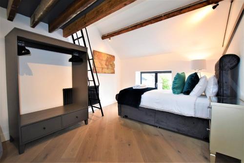 The Loft - Your Apartment