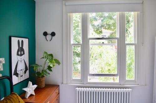 3bd Beautiful Hove Townhouse In Prime Location