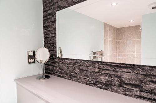 City Centre Living, Large 2 Bedroom Apartment