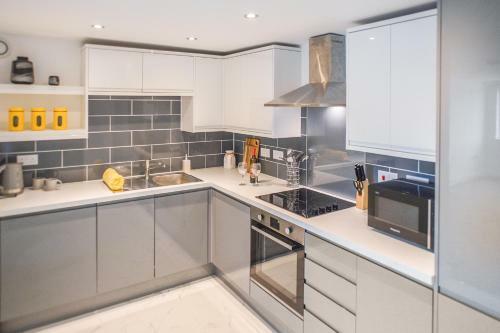 Anstey Heights Apartments