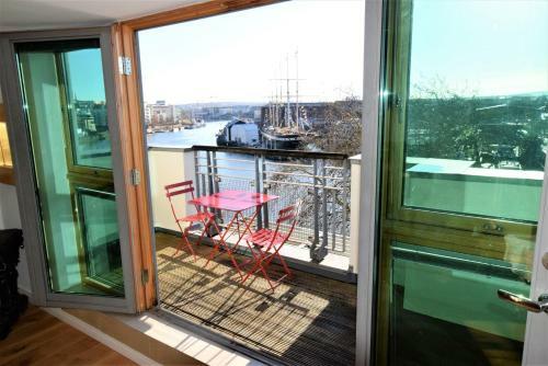 Brunel's View - Your Apartment