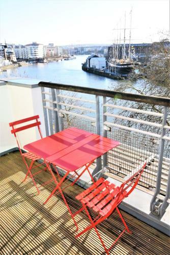 Brunel's View - Your Apartment