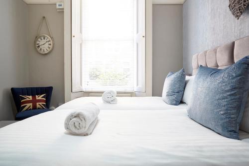 The Sunningdale - Your Apartment