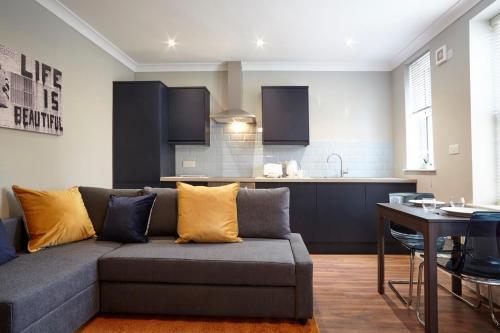 The Sunningdale - Your Apartment