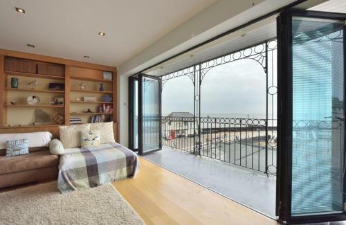 Ancient Lights - Apartment Overlooking Viking Bay