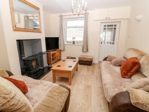 10 Smalldale Cottages