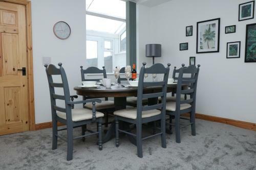 Ideal Home Away In Bury And Whitefield