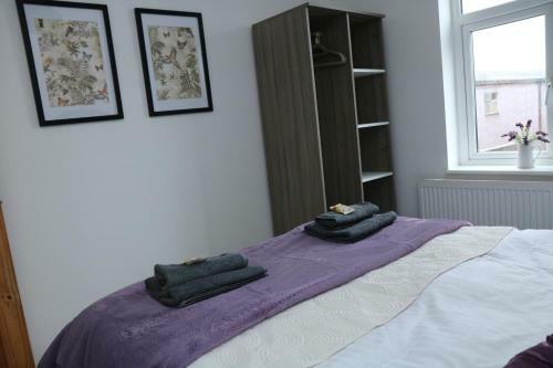 Ideal Home Away In Bury And Whitefield