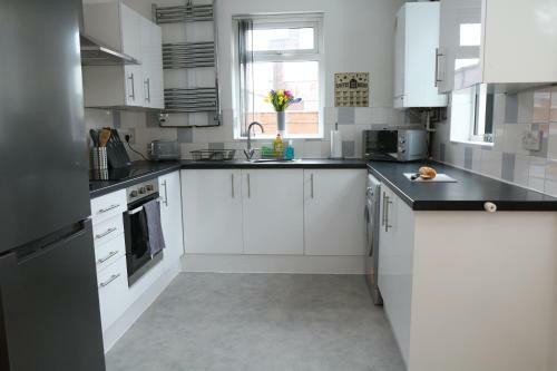 Ideal Home Away In Bury And Whitefield