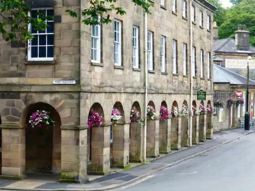 Hotel No 6 The Square Tearooms & Accommodation