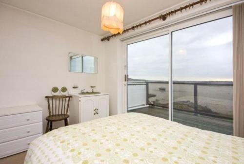 Stanpit Cottage With Scenic Views