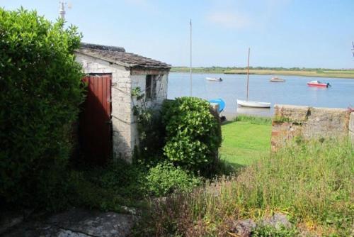 Stanpit Cottage With Scenic Views