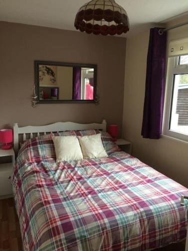 Glan Gwna Upper Lakeside Chalet Dog Friendly