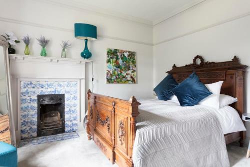Callander Chateau Sleeps 24 Wifi