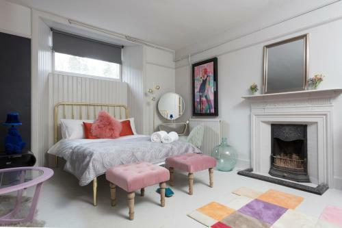 Callander Chateau Sleeps 24 Wifi
