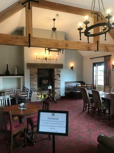 Hotel Tollemache Arms