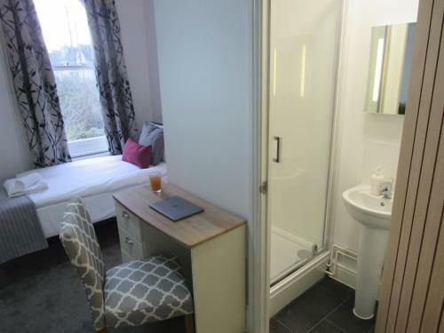 Hostal The Tas Suites - Tas Accommodations