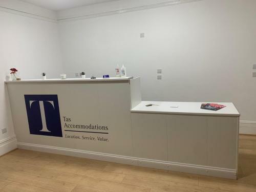 Hostal The Tas Suites - Tas Accommodations