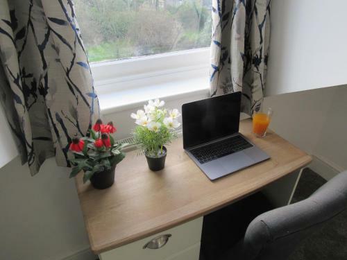 Hostal The Tas Suites - Tas Accommodations